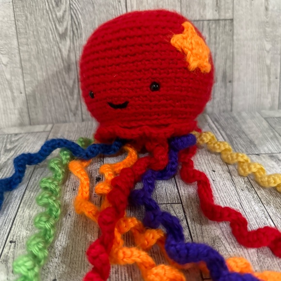 Handmade crochet red colorful octopus plush toy - Picture 2 of 3